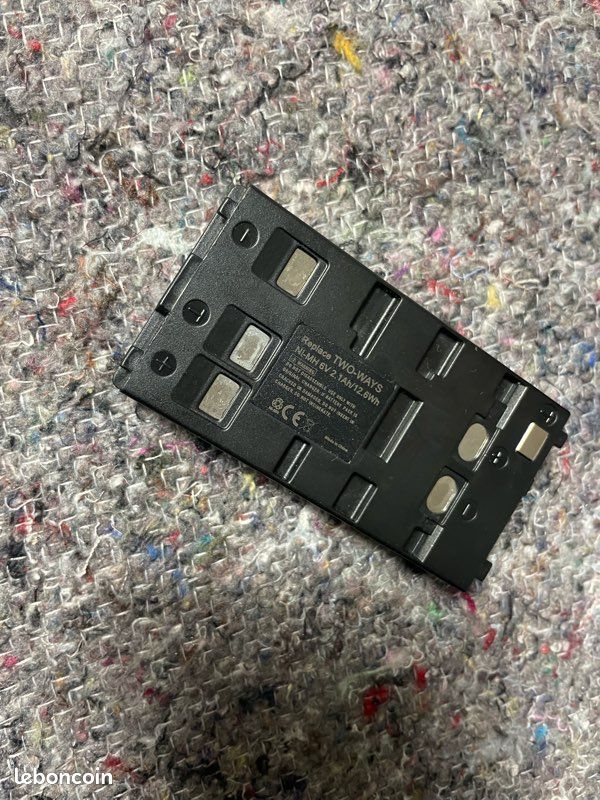 Caméscope vintage Brandt VM 047 C VHS C noir (image 18)