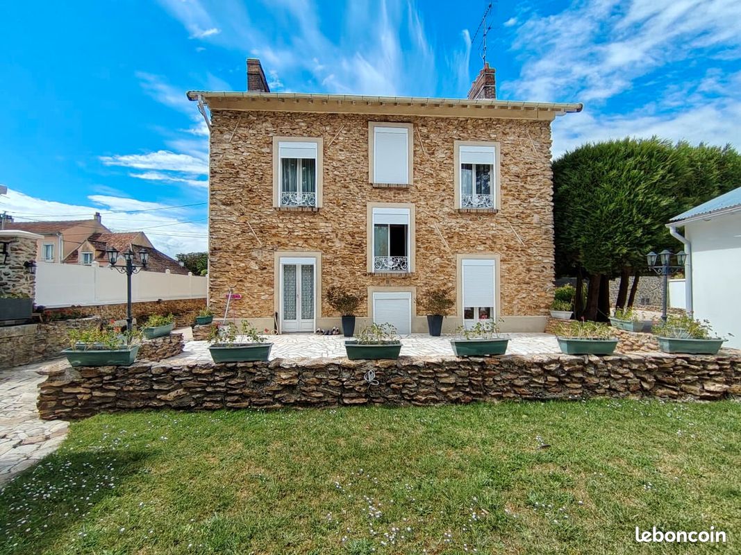 Maison 7 pièces 172 m² · à Ozouer-le-Voulgis · 172 m² · 419 900 €