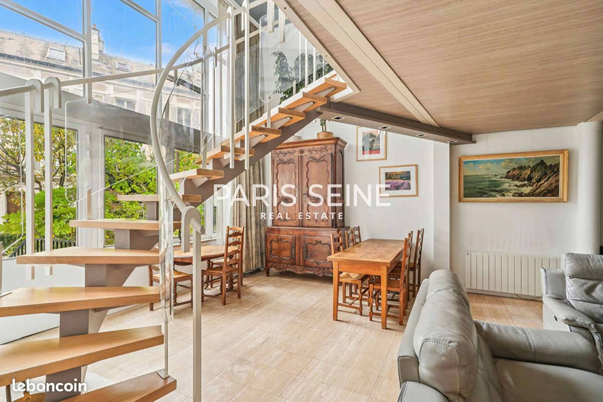 Appartement 5 pièces 131 m² · à Paris · 131 m² · 1 590 000 €