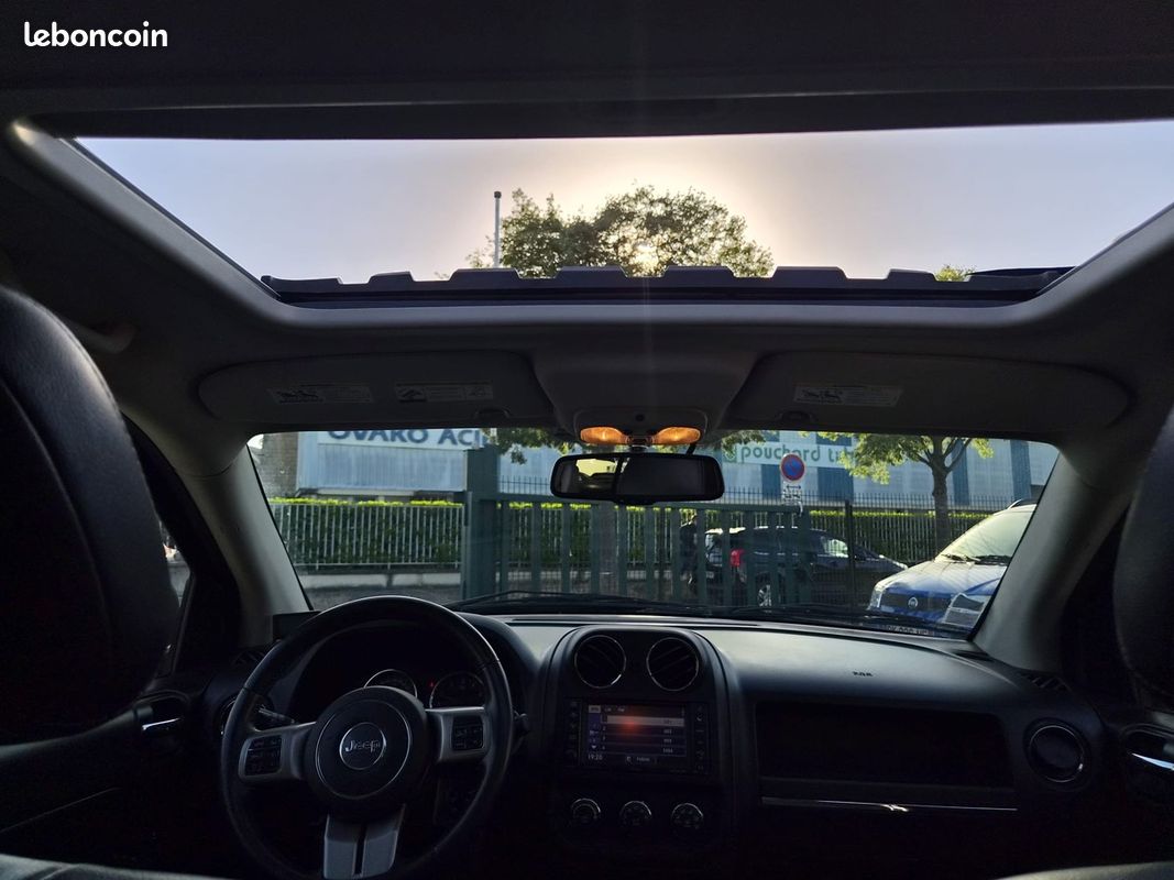 Jeep Compass 2.2 CRD - 163 CH -70EME ANNIVERSAIRE - TOIT OUVRANT - GARANTIE 12 MOIS (image 6)