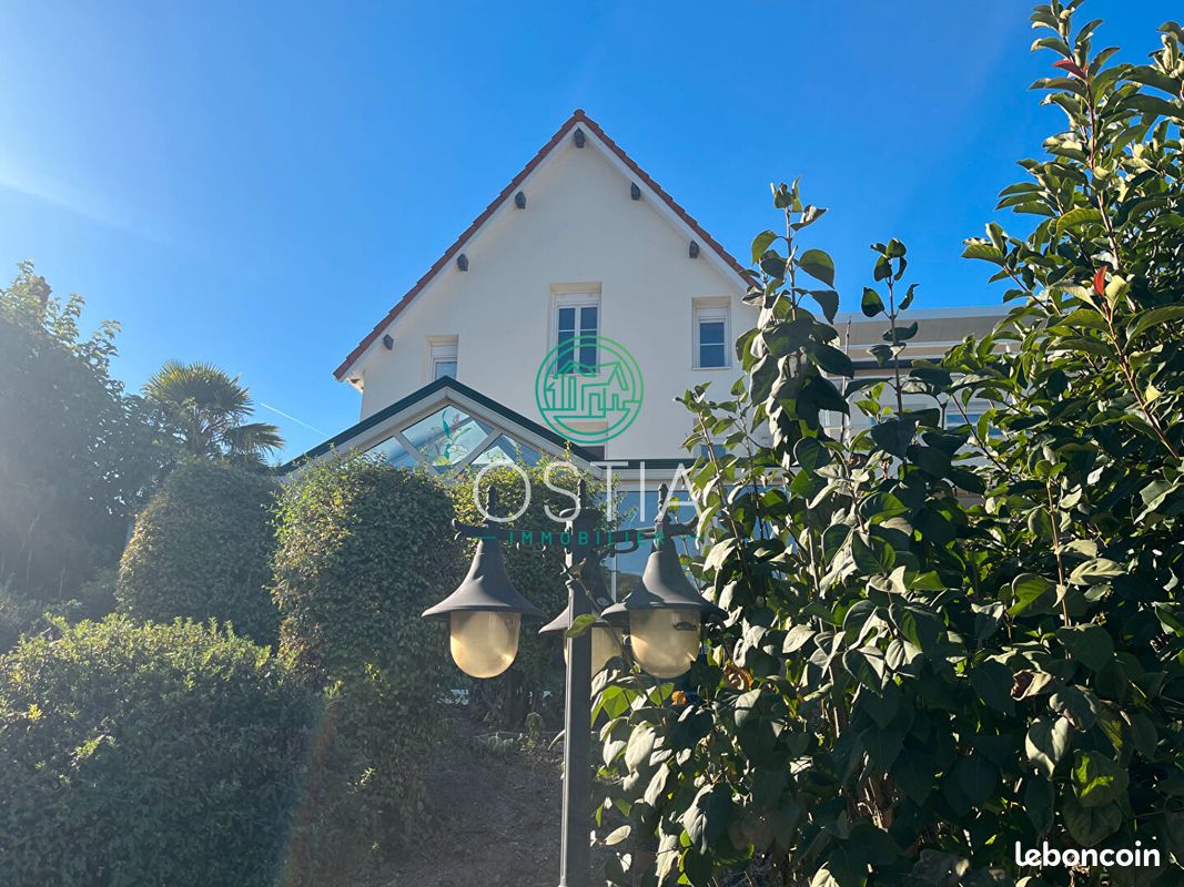 Maison 7 pièces 250 m² · à L'Horme · 250 m² · 550 000 €