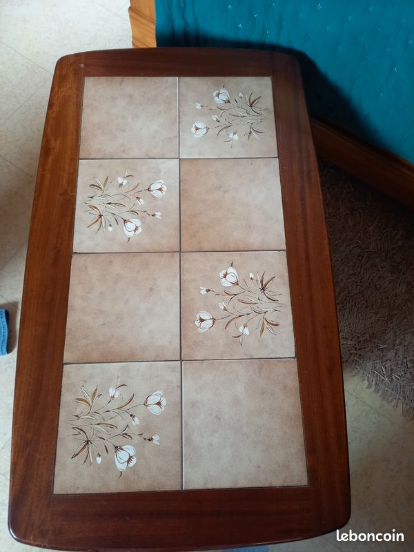 Table (image 1)