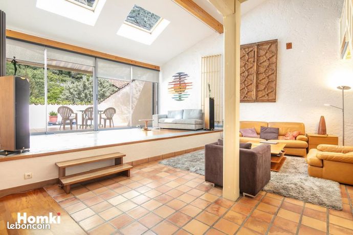 Maison 6 pièces 238 m²