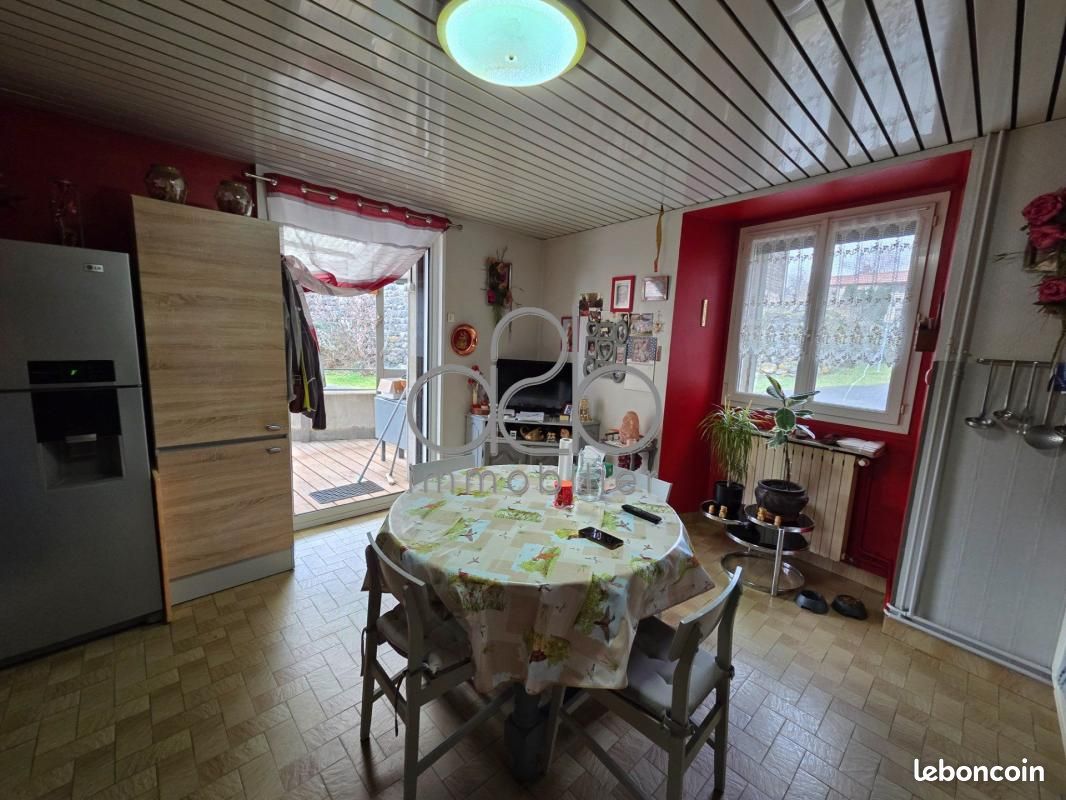 Maison 6 pièces 108 m² · à Sanssac-l'Église · 108 m² · 158 000 €