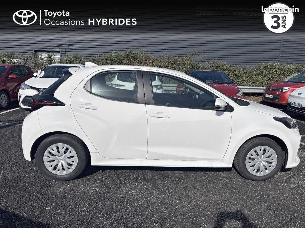 Toyota Yaris 116h Design 5p MC24 (image 17)
