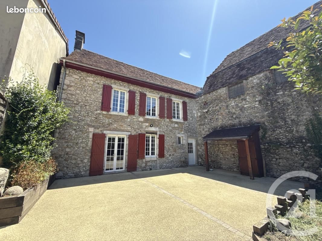 Maison 7 pièces 231 m² · à Orthez · 231 m² · 323 000 €