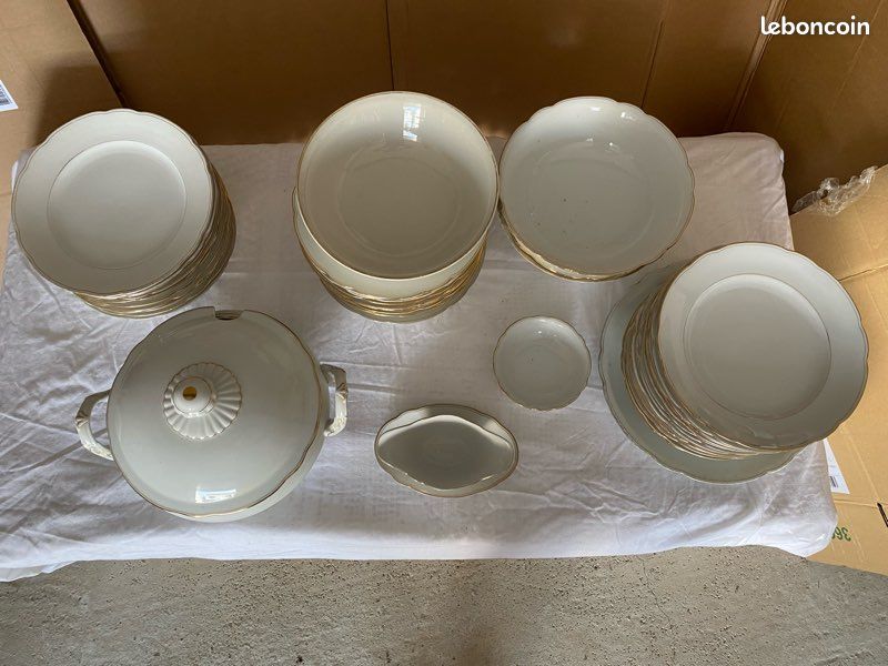 Ensemble de vaisselle en porcelaine allemande blanc et doré ancien vintage (image 2)