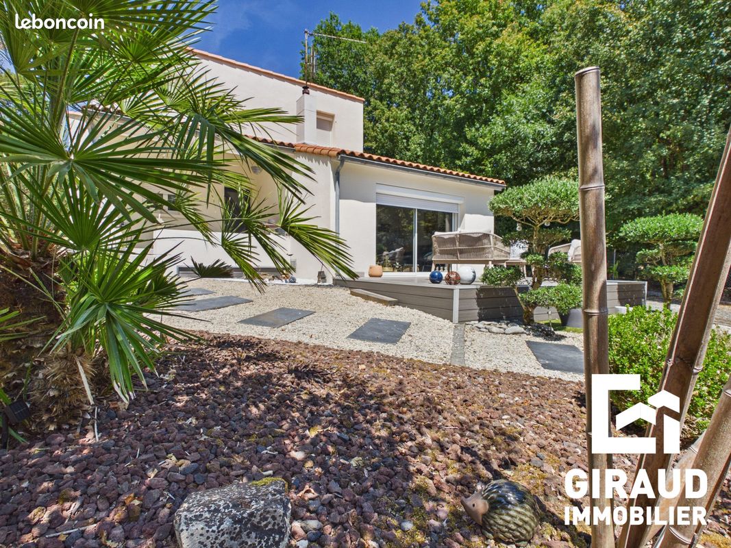 Maison 5 pièces 95 m² · à Vouillé · 95 m² · 286 000 €