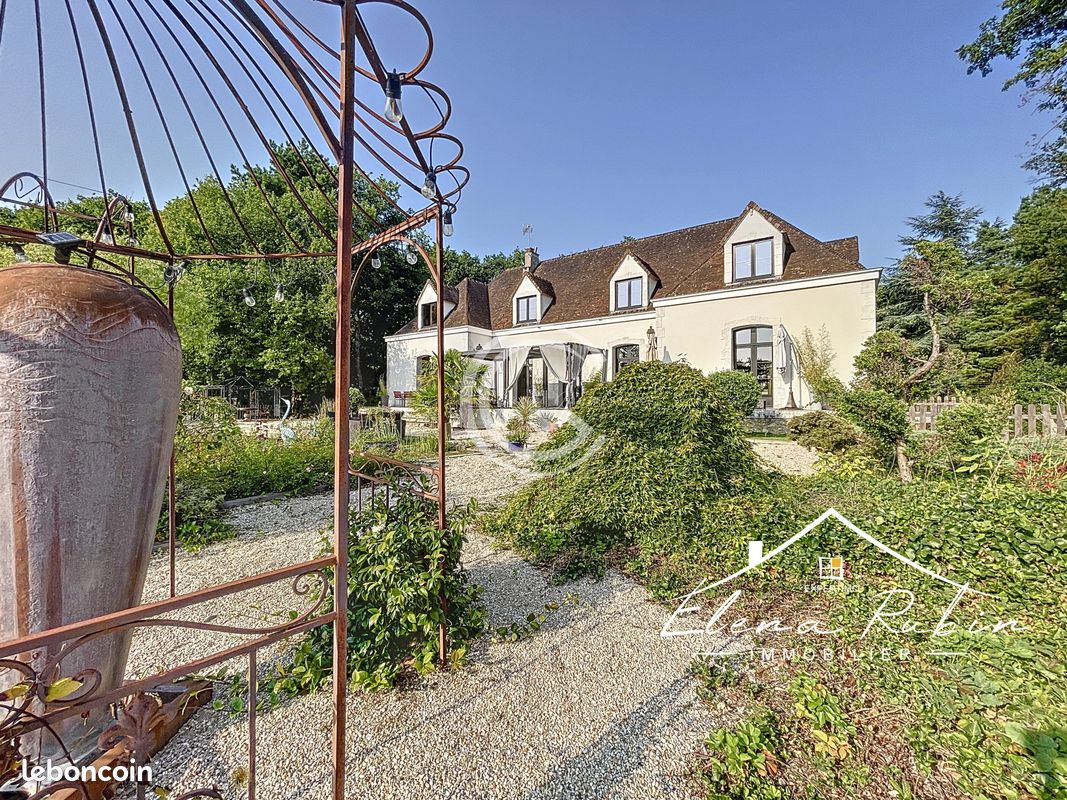 Maison 12 pièces 378 m² · à Étréchy · 378 m² · 850 000 €