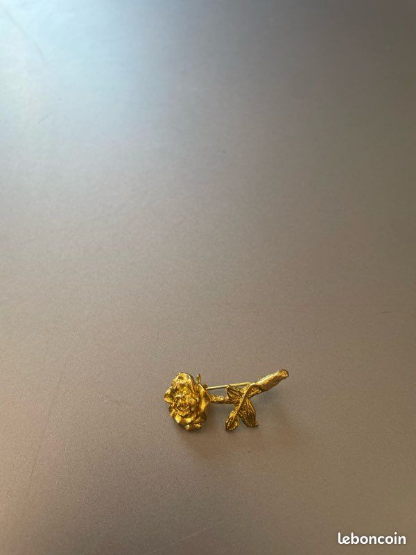 Broche ancienne forme de fleur (image 1)