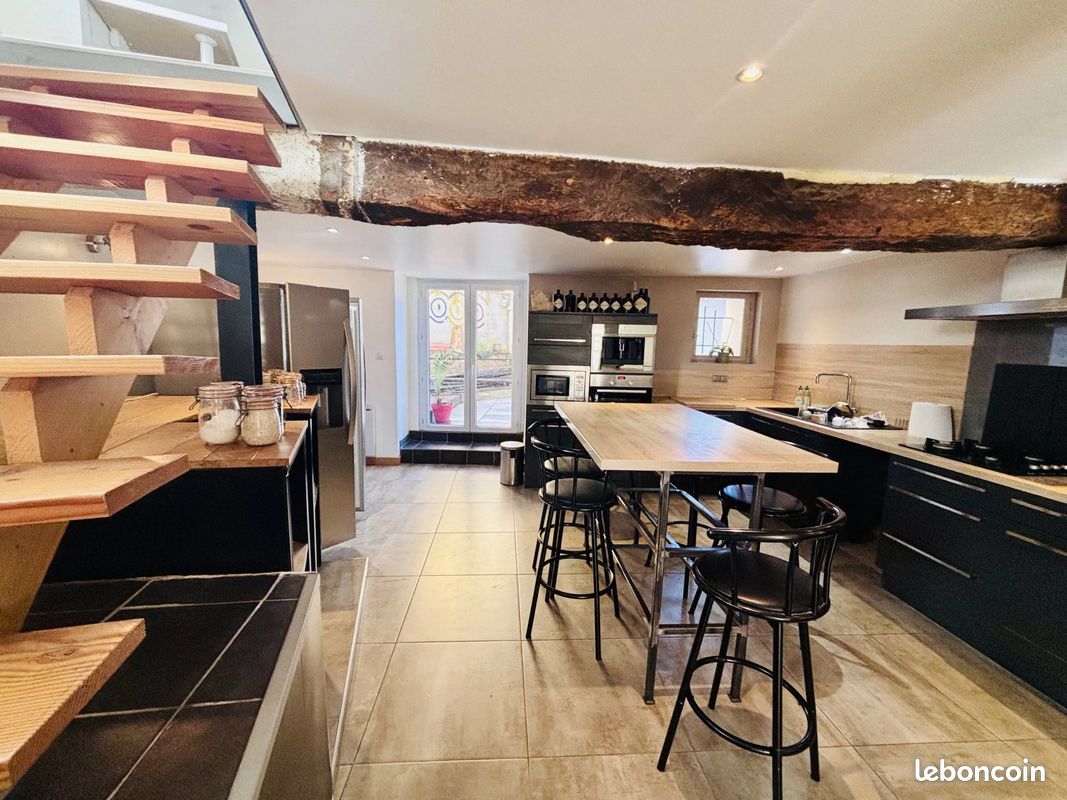 Maison 8 pièces 231 m² · à Verniolle · 231 m² · 220 000 €