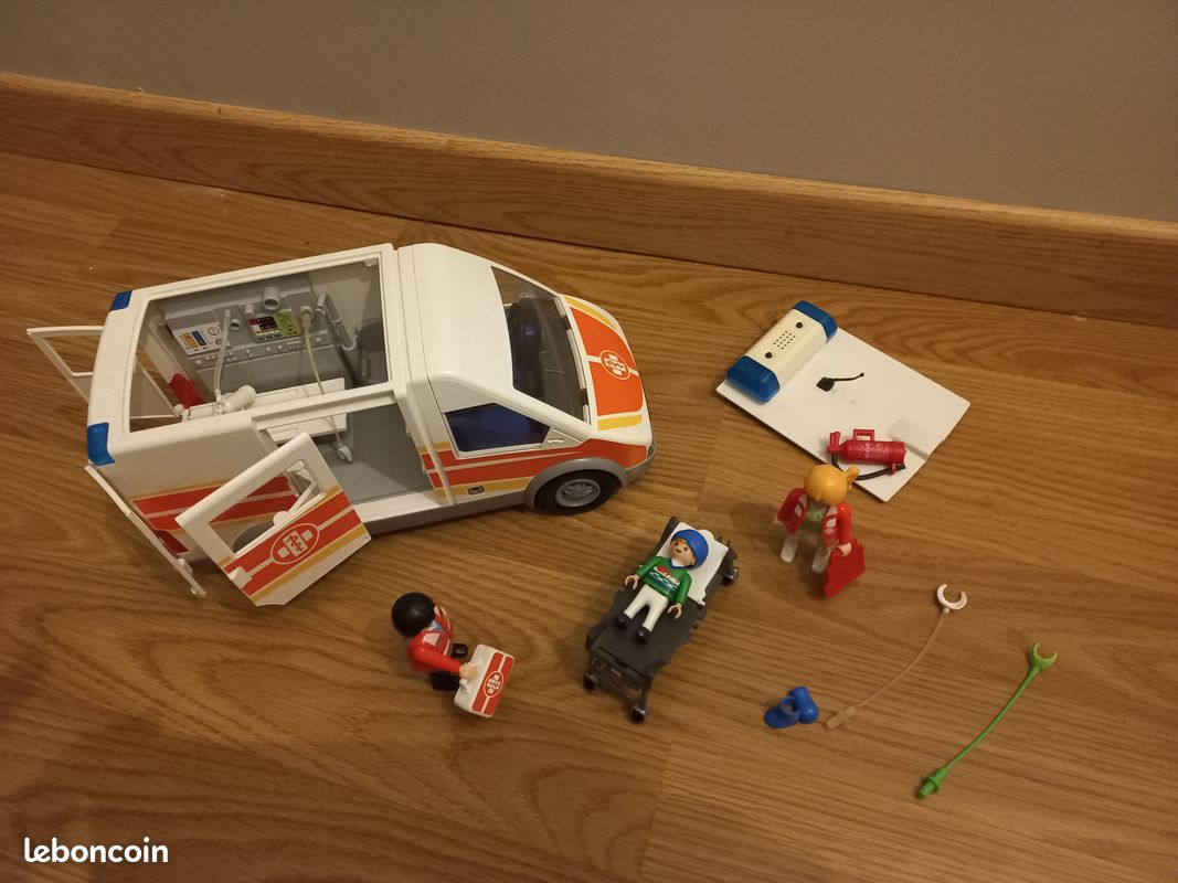 Playmobil ambulance 6685 (image 3)