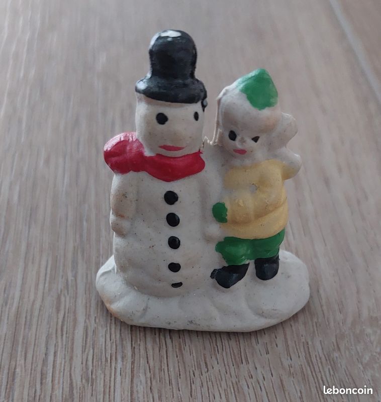 Figurine en Bois de Noël Bonhomme Neige Assis avec Parapluie