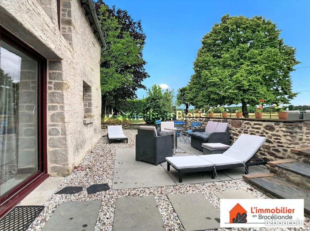 Maison 5 pièces 200 m² · à Saint-Malon-sur-Mel · 200 m² · 318 000 €