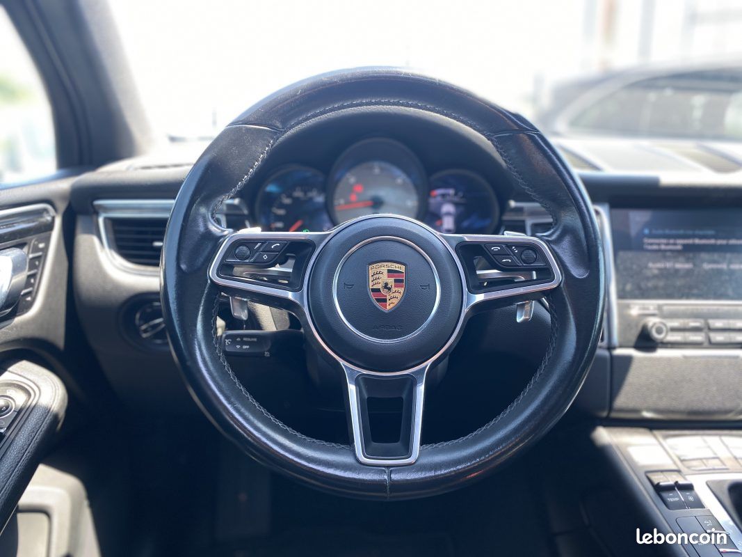 PORSCHE MACAN S 3.0D 258Ch PDK7 / Toit Ouvrant - Sièges électriques à mémoires (image 11)