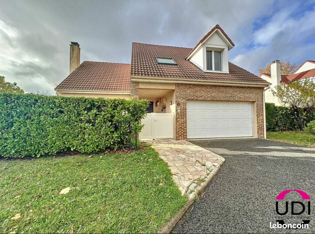 Maison 8 pièces 142 m² · à Évry-Courcouronnes · 142 m² · 445 000 €