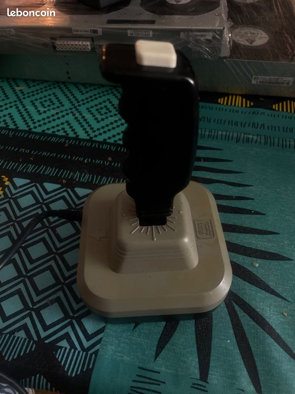 Wico "The Boss" Joystick for 2600 Atari & Commodore 64 B221 (image 1)