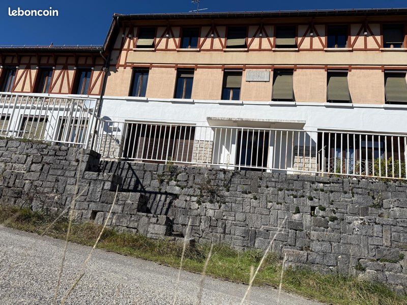 Immeuble 20 pièces 600 m² · à Le Bosc · 600 m² · 250 000 €