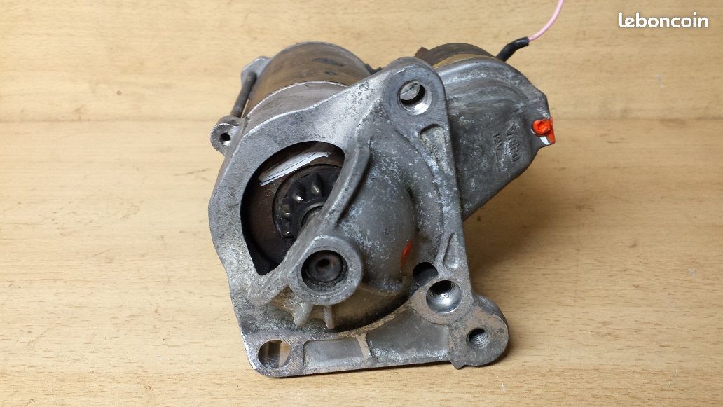 Démarreur Valeo D7R44 laguna trafic 1.9 dci peu servi (image 2)