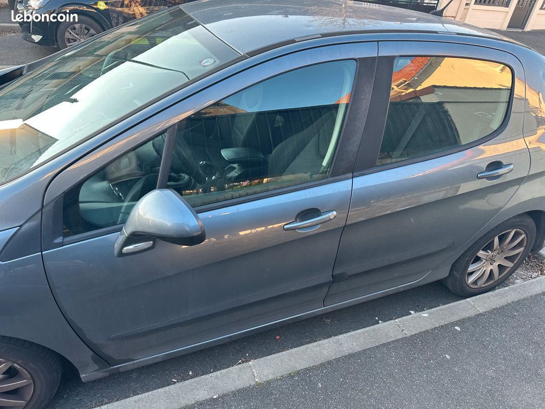 Peugeot 308 (image 2)