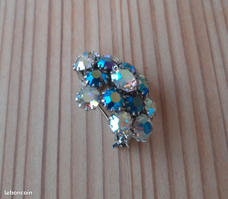 MAGNIFIQUE & ANCIENNE Broche Métal Dore et Strass Années 50 EUR 18,99 - FR