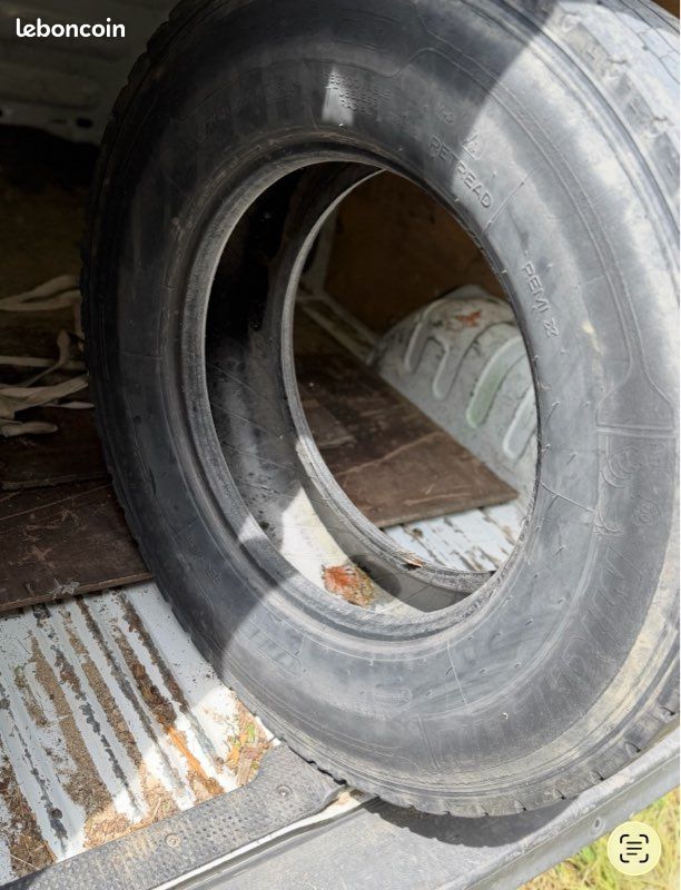 Pneu 315/70 r22.5 (image 3)