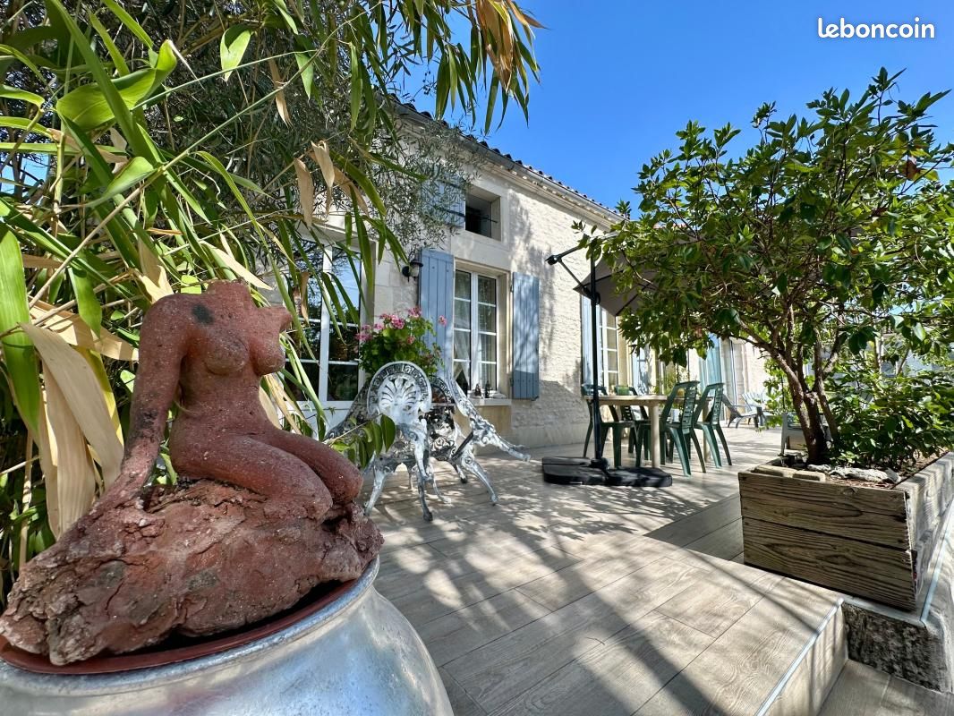 Maison 7 pièces 227 m² · à Brives-sur-Charente · 227 m² · 399 000 €