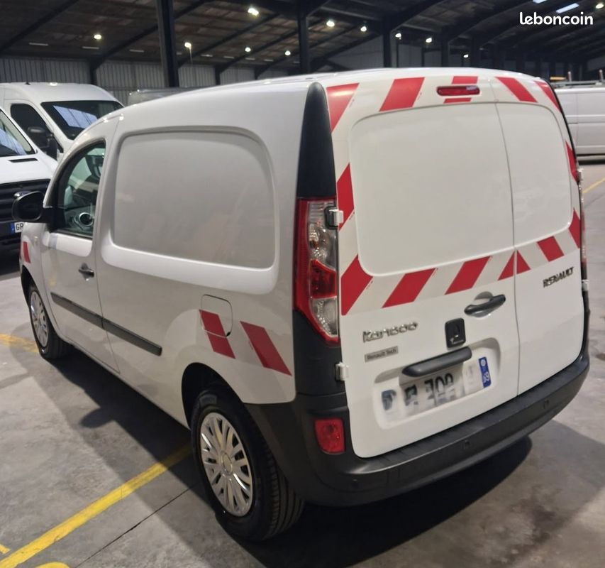 Kangoo EXTRA R-LINK 1.5 dci 95 ch (2021/GPS/RADARS/ETAGERES/SERRURES ANTIVOL) 97.542 km 8.825 ht (10.590 ttc) (image 2)