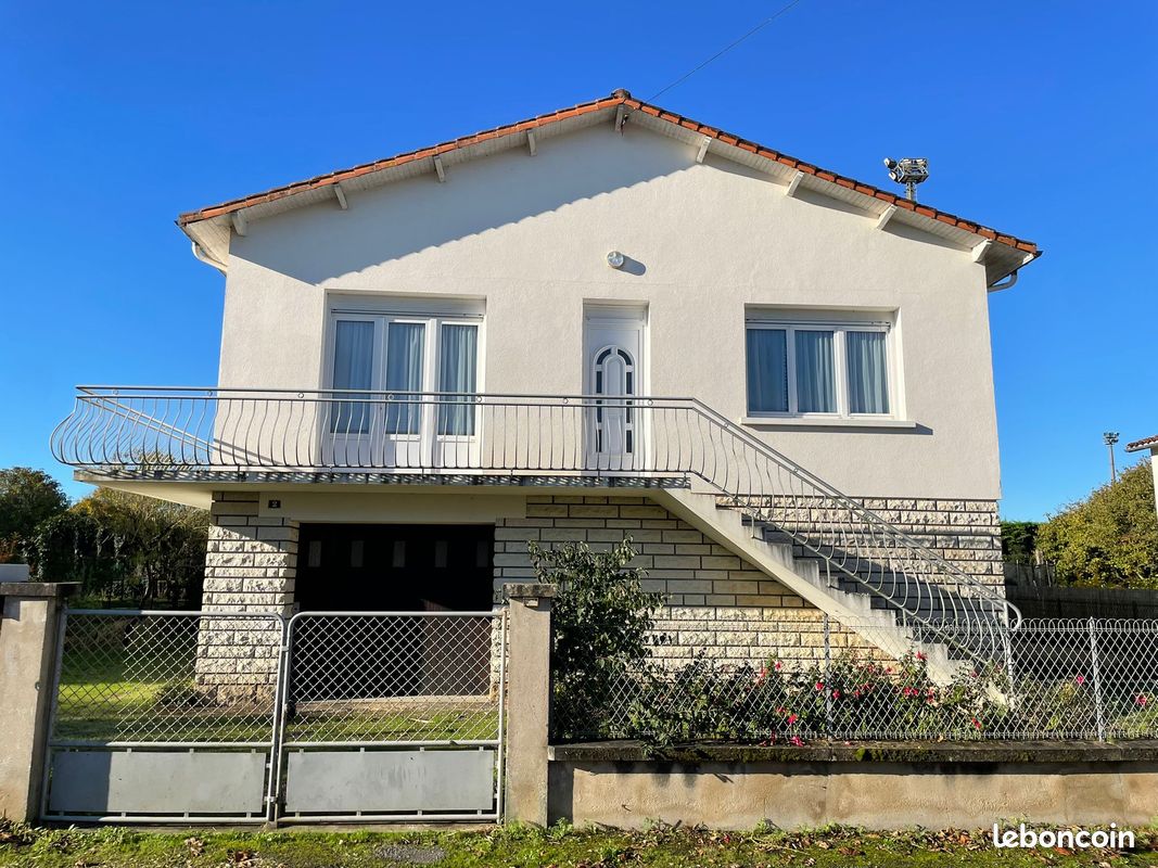 Maison 7 pièces 130 m² · à Ruffec · 130 m² · 150 000 €