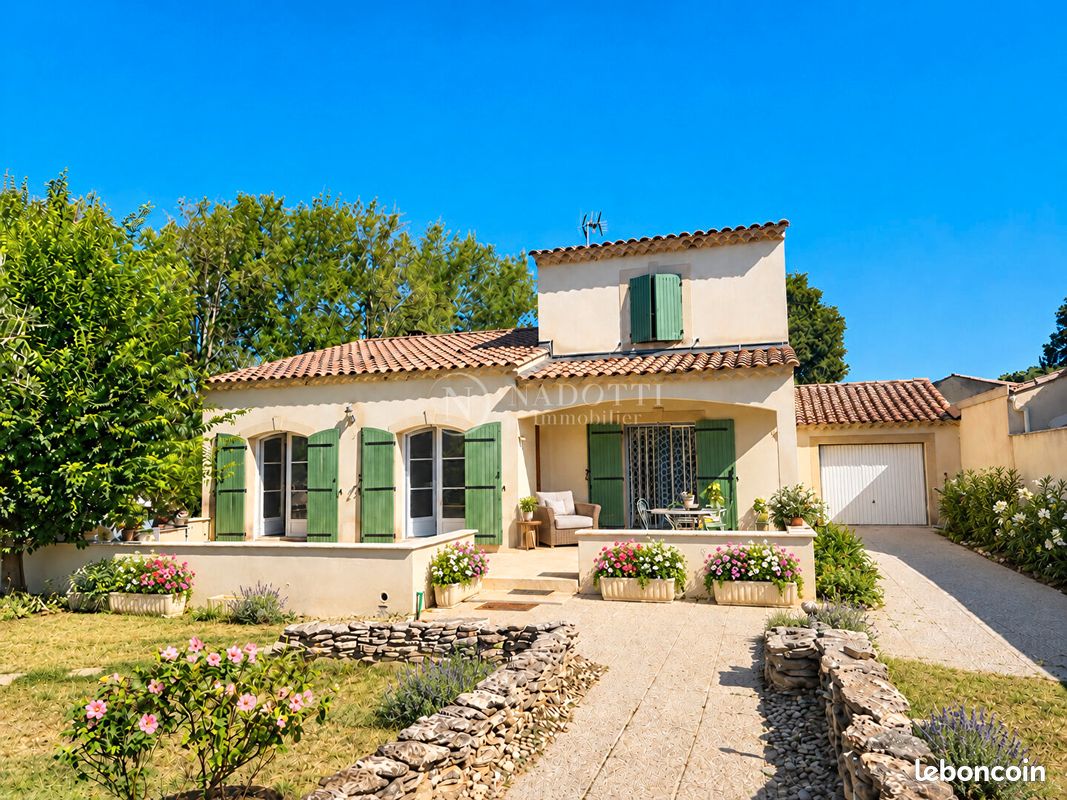 Maison 4 pièces 153 m² · à Robion · 153 m² · 598 000 €