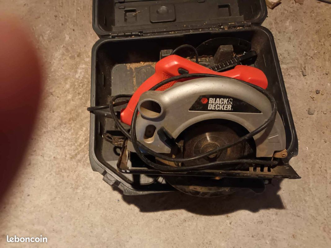 Scie circulaire BLACK et DECKER (image 1)