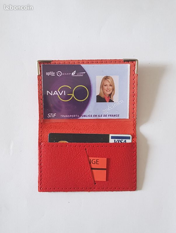 Petit étui passe Navigo Porte carte rouge Accessoires Bagagerie