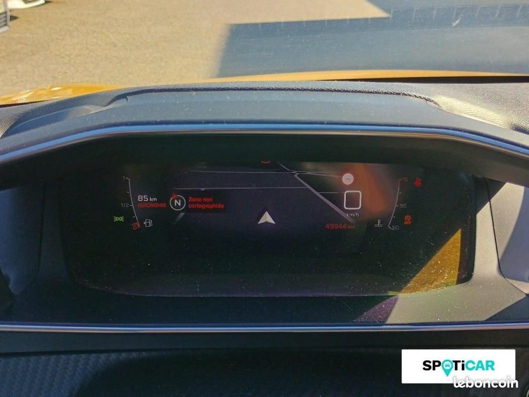 Peugeot 208 PureTech 100 S&S BVM6 GT (image 17)