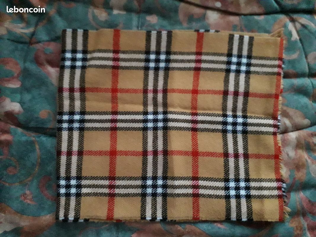 Écharpe beige à carreaux (image 1)