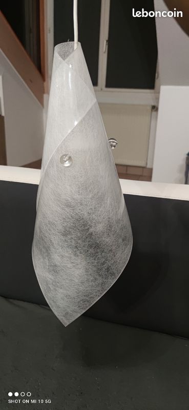 Luminaire suspendu cône oval (image 1)