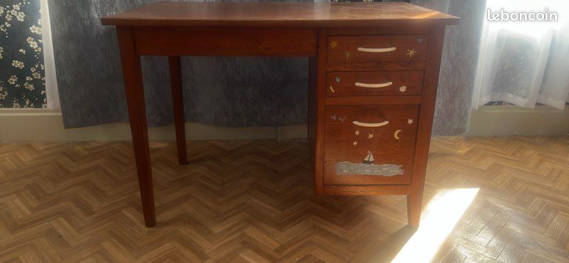 Bureau (image 1)