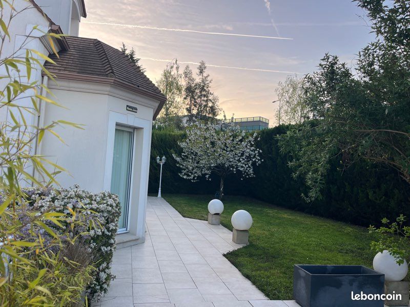 Maison 6 pièces 222 m² · à Rungis · 222 m² · 799 000 €