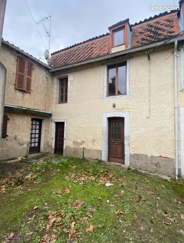 Maison 7 pièces 180 m² · à Montmorillon · 180 m² · 30 000 €
