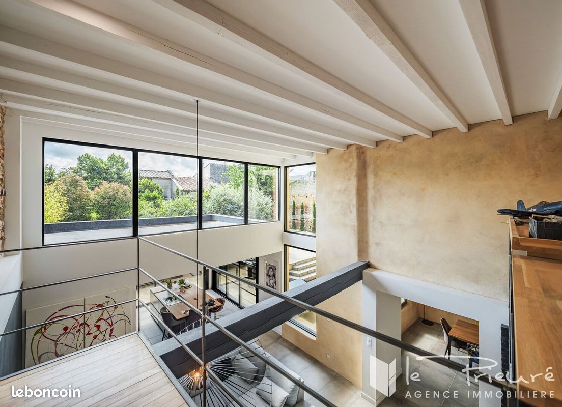 Maison 8 pièces 263 m² · à Lagrave · 263 m² · 790 000 €