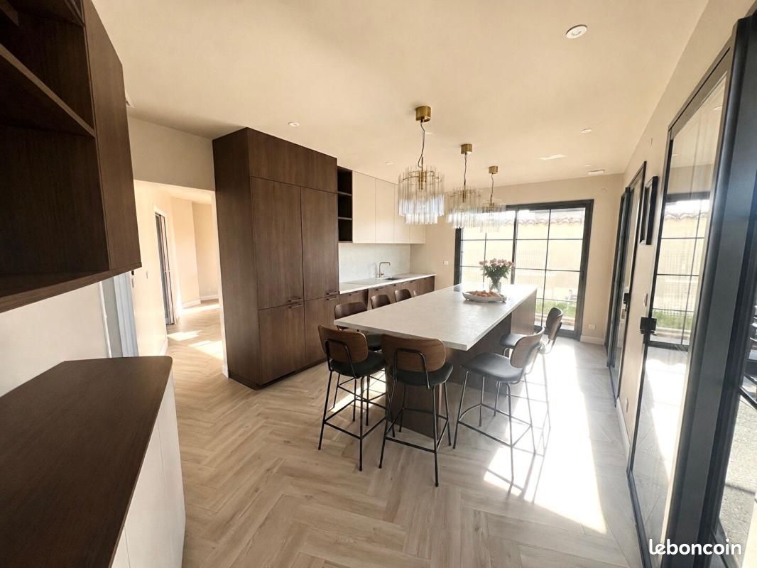 Maison 6 pièces 190 m² · à Saint-Just-Saint-Rambert · 190 m² · 595 000 €