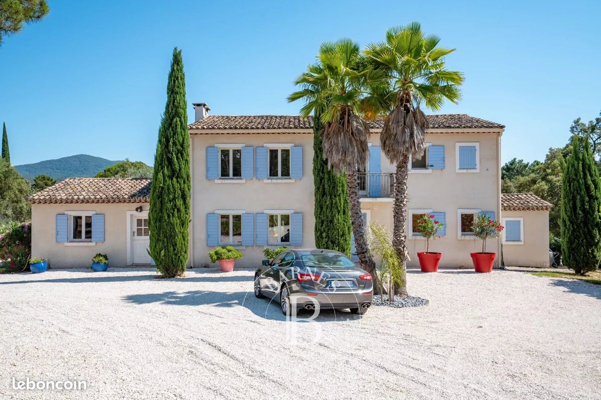 Maison 7 pièces 234 m² · au Muy · 234 m² · 1 390 000 €