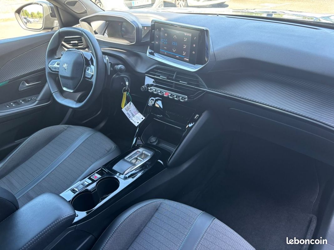 Peugeot 2008 (2) BLUEHDI 130 EAT8 ALLURE PACK (image 10)