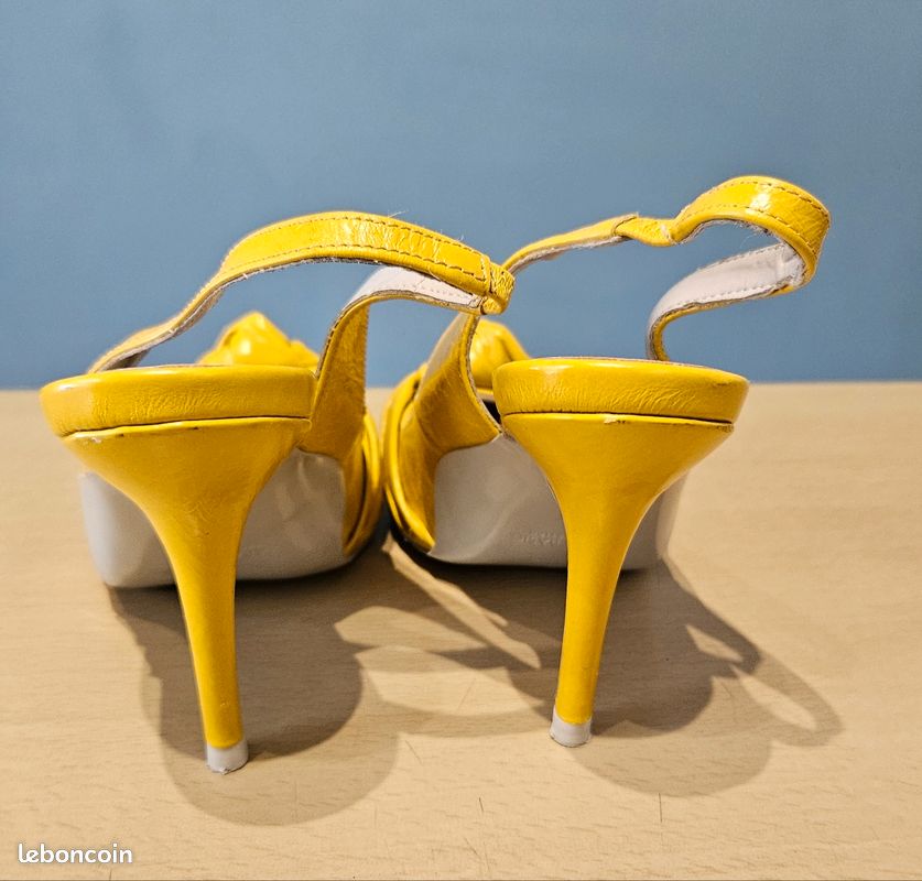 Chaussures à talons jaunes Zara 35 Chaussures