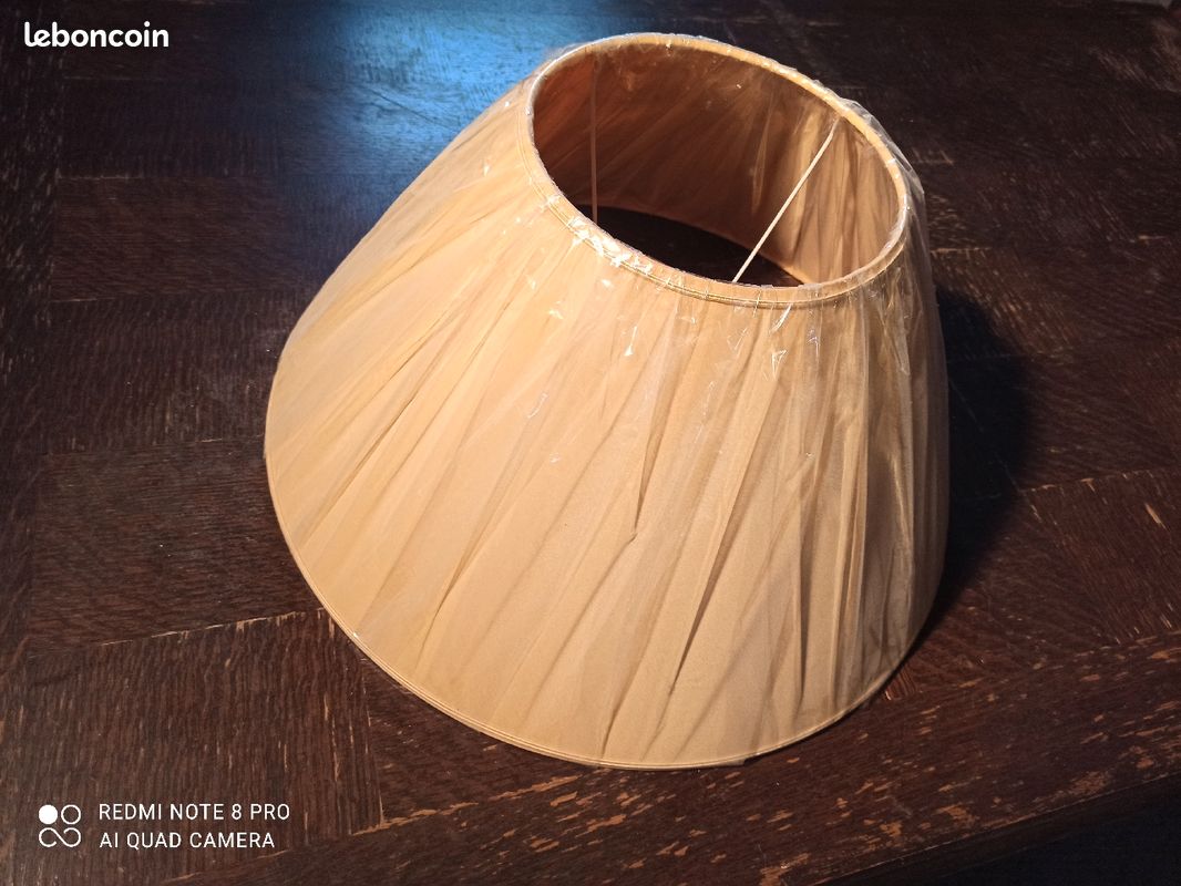 Abat-jour rond en tissu de qualité supérieure (image 1)