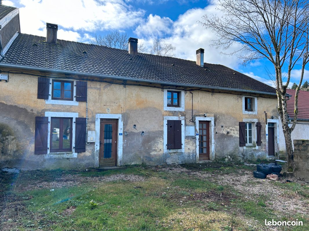 Maison 9 pièces 262 m² · à Aillevillers-Et-Lyaumont · 262 m² · 35 000 €