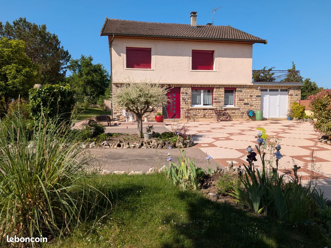 Maison 7 pièces (image 1)