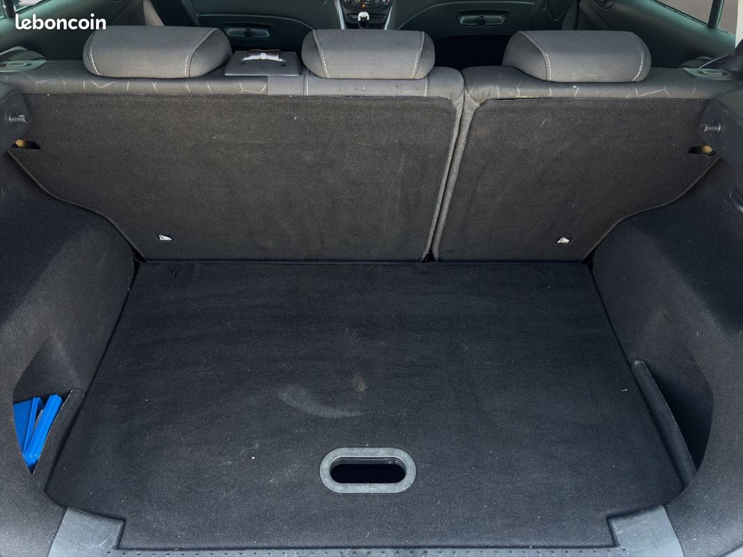 FORD B-MAX 1.5 TDCi 75 SS Titanium (image 17)