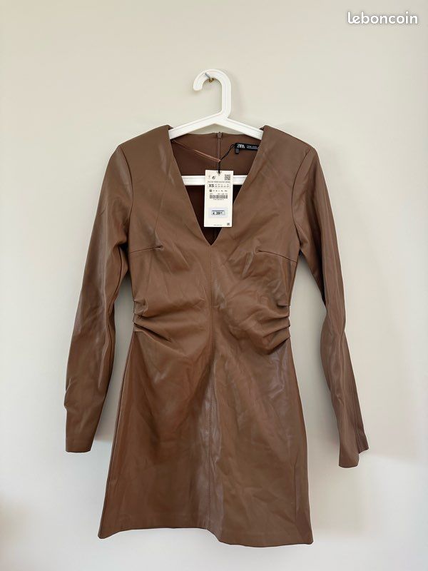 Brown Robe Simili Cuir Marron Robe Simili Cuir Courte Robe En