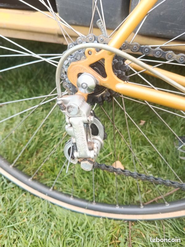 Beau vélo course vintage artisanal haut de gamme vitus788 (image 5)