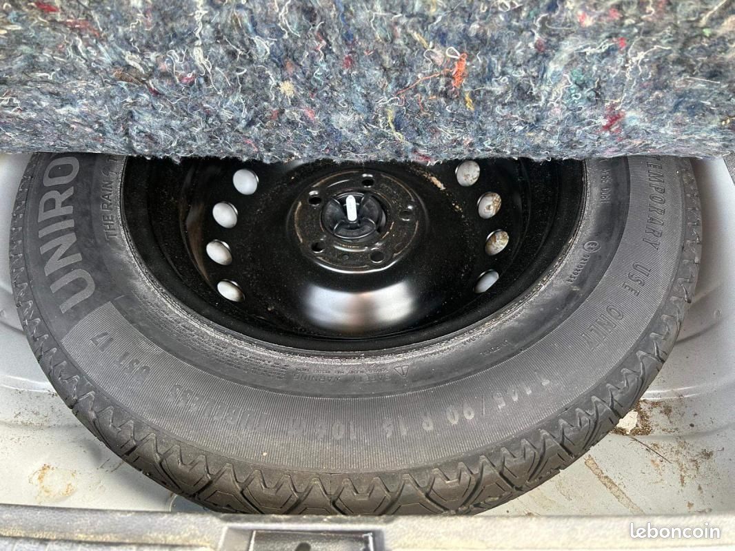 Dacia Duster Blue dCi 115 4x2 Essentiel (image 25)